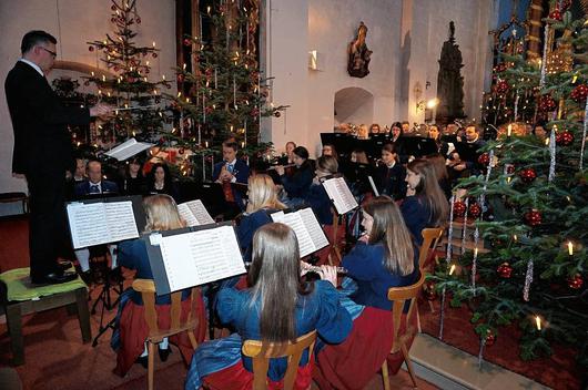 Das traditionelle Dreiknigskonzert des Musikvereins Hohenroth in der Klosterkirche am Kreuzberg zhlt zu den musikalischen Hhepunkten des Jahres.